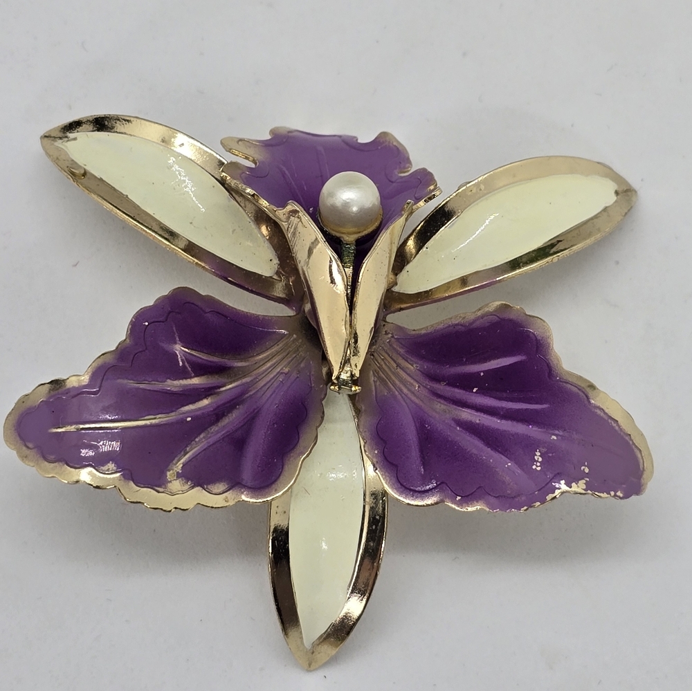 Flower Orchid White Purple Enamel Pearl Vintage Gold Brooch Pin - Picture 2 of 4